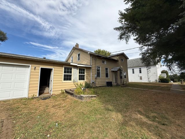 104-106 Gaston Street, Dixon, IL 61021