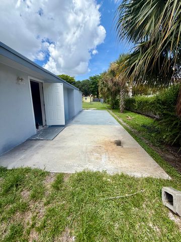 2425 Ceceile Avenue, West Palm Beach, FL 33417
