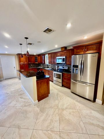 2425 Ceceile Avenue, West Palm Beach, FL 33417
