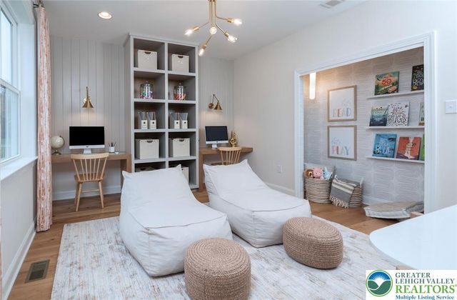 5399 Red Oak Drive, Upper Saucon Twp, PA 18036