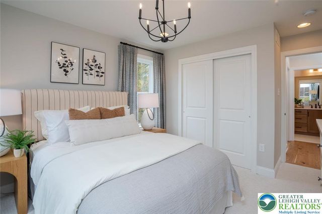 5399 Red Oak Drive, Upper Saucon Twp, PA 18036