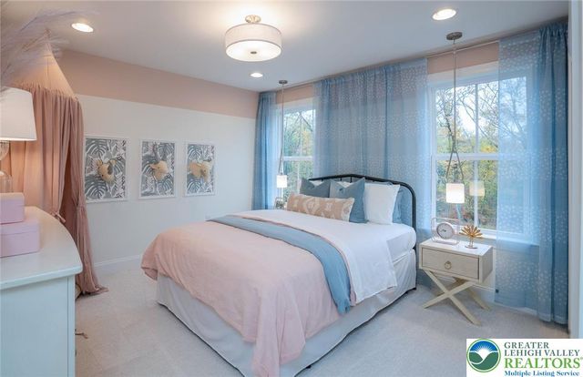 5399 Red Oak Drive, Upper Saucon Twp, PA 18036