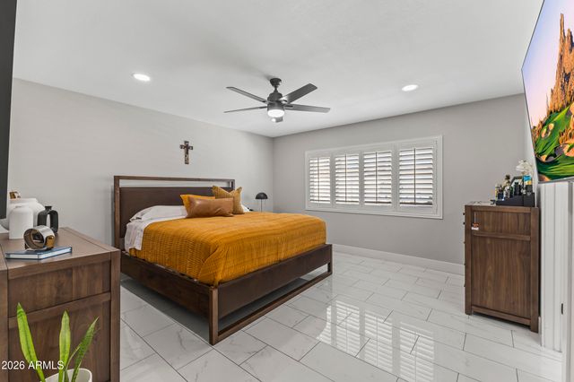 5129 W ECHO Lane, Glendale, AZ 85302