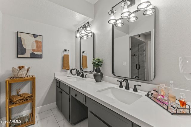 5129 W ECHO Lane, Glendale, AZ 85302