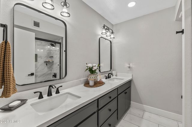 5129 W ECHO Lane, Glendale, AZ 85302