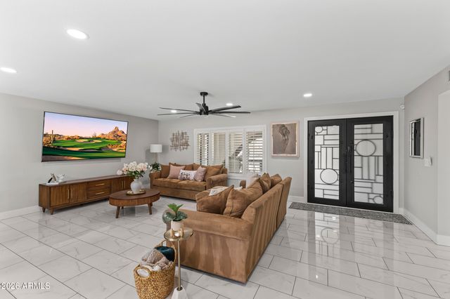 5129 W ECHO Lane, Glendale, AZ 85302