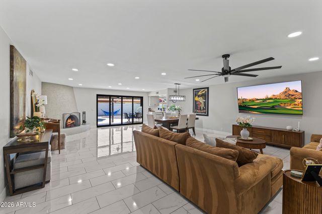 5129 W ECHO Lane, Glendale, AZ 85302