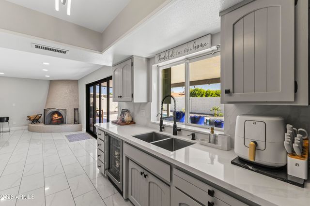 5129 W ECHO Lane, Glendale, AZ 85302