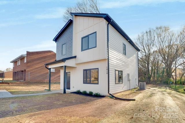 1010 E Lincoln Street, Lincolnton, NC 28092