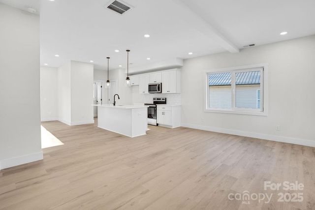 1010 E Lincoln Street, Lincolnton, NC 28092