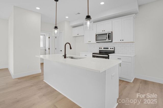 1010 E Lincoln Street, Lincolnton, NC 28092