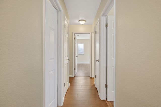 4231 E Paradise Avenue, Visalia, CA 93292