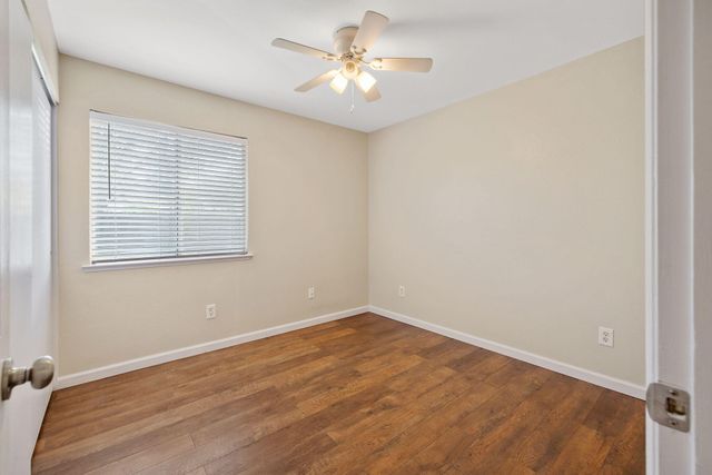 4231 E Paradise Avenue, Visalia, CA 93292