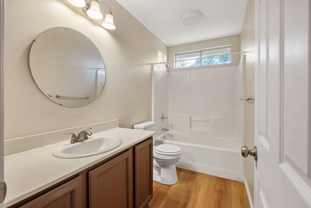 4231 E Paradise Avenue, Visalia, CA 93292