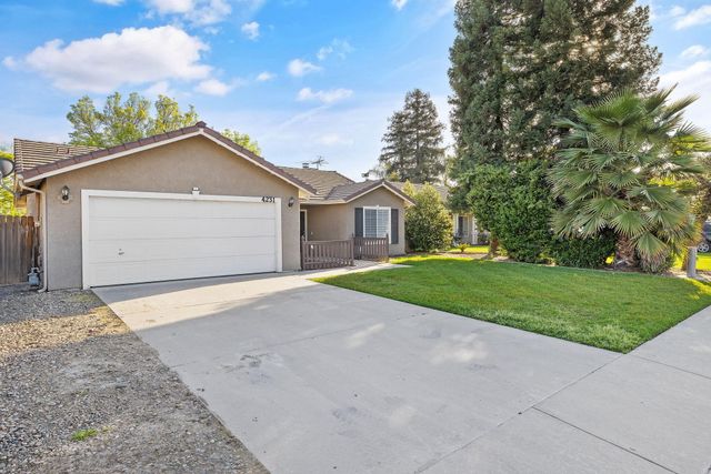 4231 E Paradise Avenue, Visalia, CA 93292