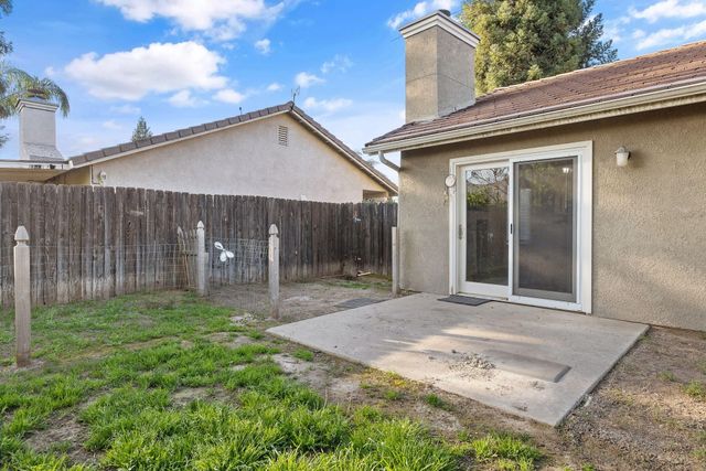 4231 E Paradise Avenue, Visalia, CA 93292