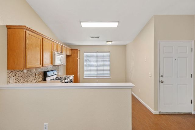 4231 E Paradise Avenue, Visalia, CA 93292