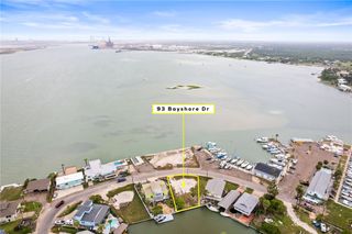 93 Bayshore Dr, Ingleside, TX 78362