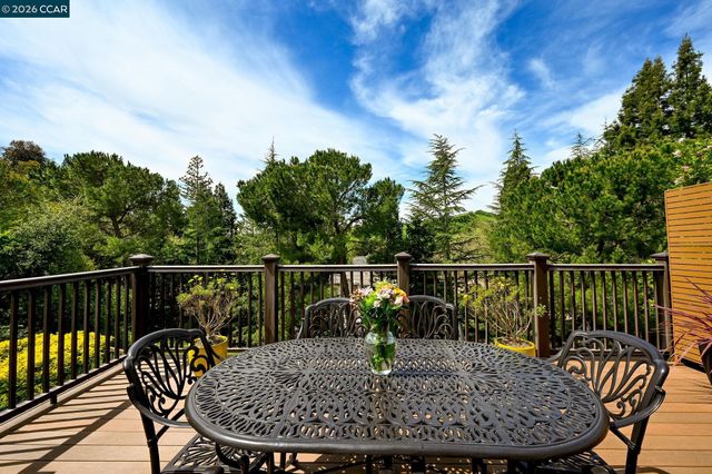 715 Blue Spruce Dr, Danville, CA 94506