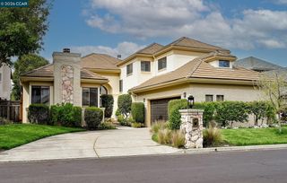 715 Blue Spruce Dr, Danville, CA 94506