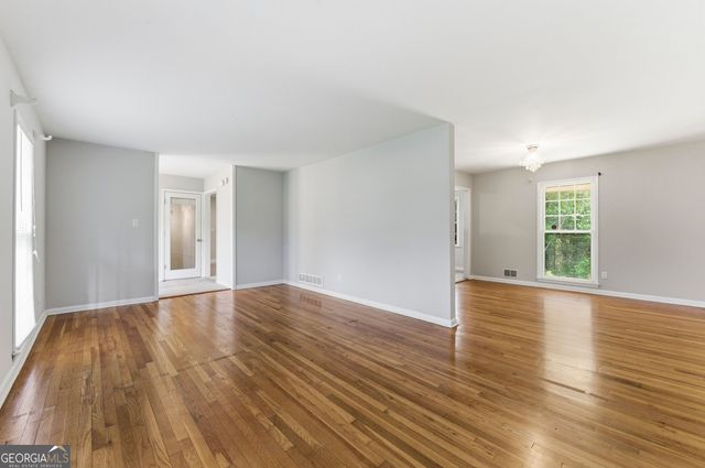 2163 Chevy Chase Lane, Decatur, GA 30032