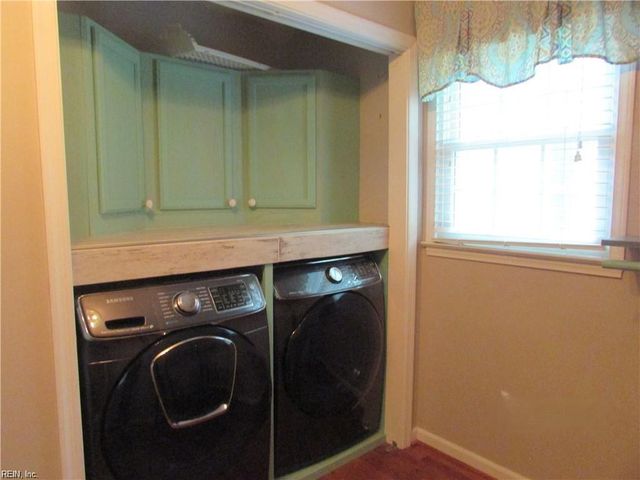 15 Carriage Hill DR, Poquoson, VA 23662