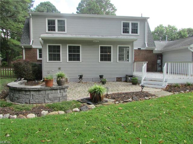 15 Carriage Hill DR, Poquoson, VA 23662