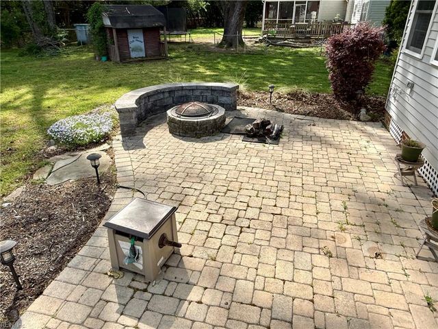 15 Carriage Hill DR, Poquoson, VA 23662