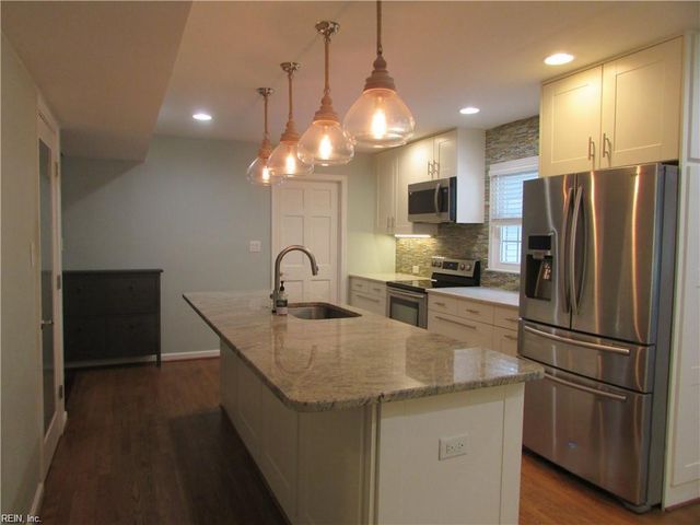 15 Carriage Hill DR, Poquoson, VA 23662