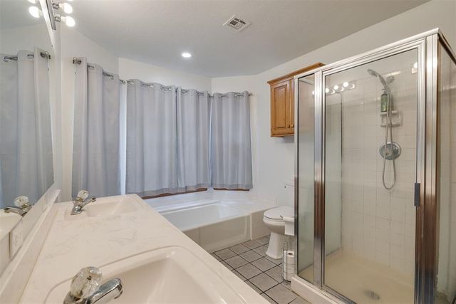 2303 Lakewood Drive, Chickasha, OK 73018