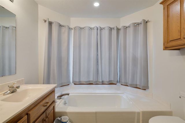 2303 Lakewood Drive, Chickasha, OK 73018