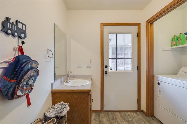 2303 Lakewood Drive, Chickasha, OK 73018