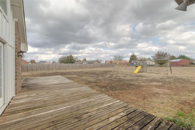 2303 Lakewood Drive, Chickasha, OK 73018