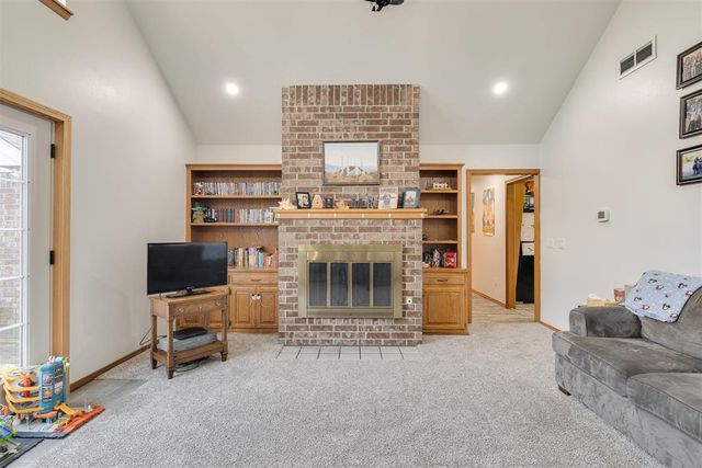 2303 Lakewood Drive, Chickasha, OK 73018