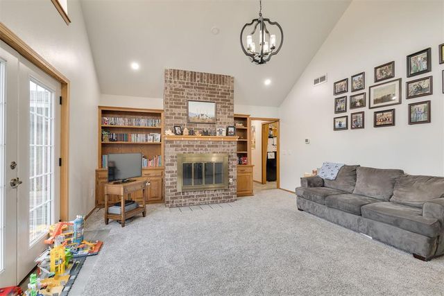 2303 Lakewood Drive, Chickasha, OK 73018