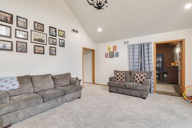 2303 Lakewood Drive, Chickasha, OK 73018