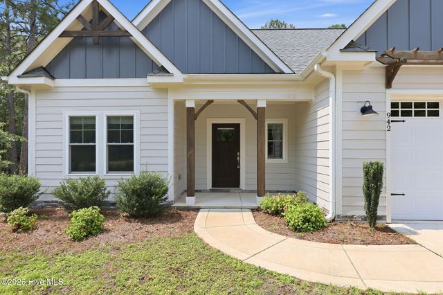 942 Greenbriar Drive, Vass, NC 28394