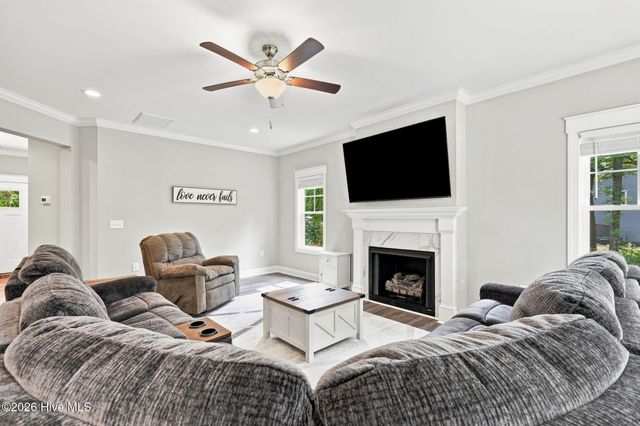 942 Greenbriar Drive, Vass, NC 28394