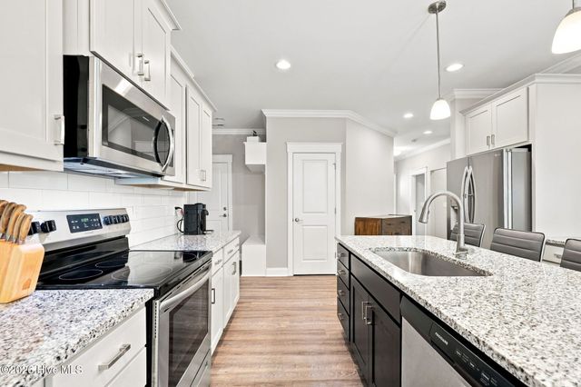 942 Greenbriar Drive, Vass, NC 28394