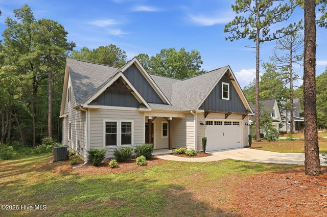 942 Greenbriar Drive, Vass, NC 28394