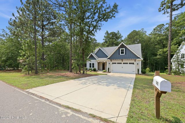 942 Greenbriar Drive, Vass, NC 28394