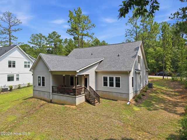 942 Greenbriar Drive, Vass, NC 28394