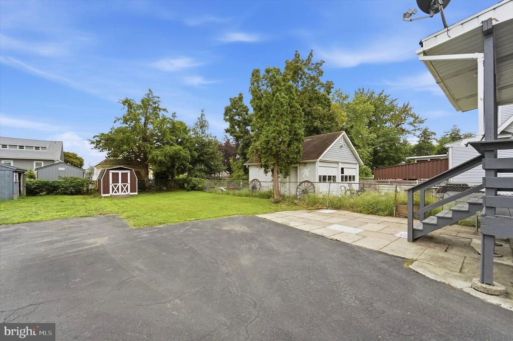 129 N LLANWELLYN AVE, GLENOLDEN, PA 19036 — photo 5