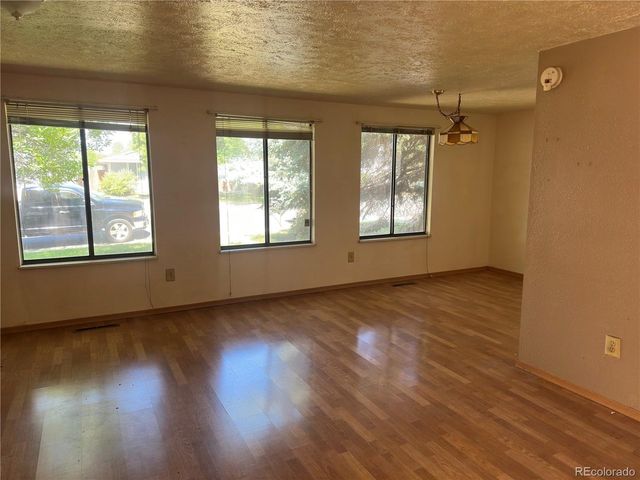1224 Snowbank Ct, Longmont, CO 80504