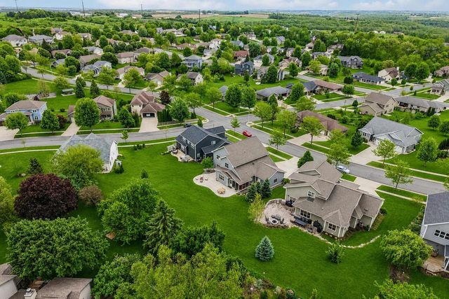 204 Westmorland Drive, Mount Horeb, WI 53572