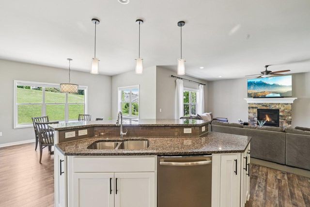 204 Westmorland Drive, Mount Horeb, WI 53572