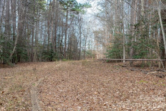 000 Whippoorwill Lane, Mount Holly, NC 28120