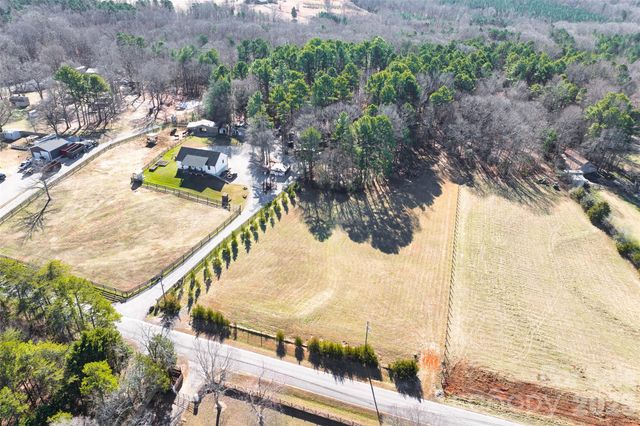 000 Whippoorwill Lane, Mount Holly, NC 28120