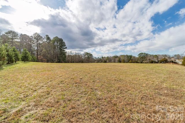 000 Whippoorwill Lane, Mount Holly, NC 28120