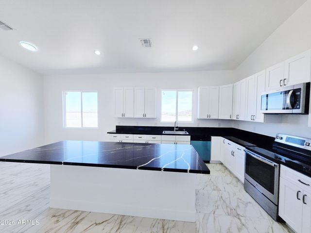 1545 S 391st Avenue, Tonopah, AZ 85354